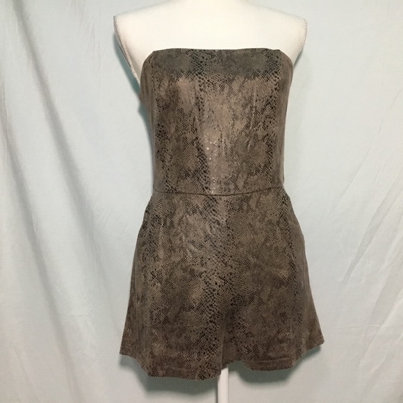 Sexy Snake Skin Faux Leather Romper - Picture 7 of 8
